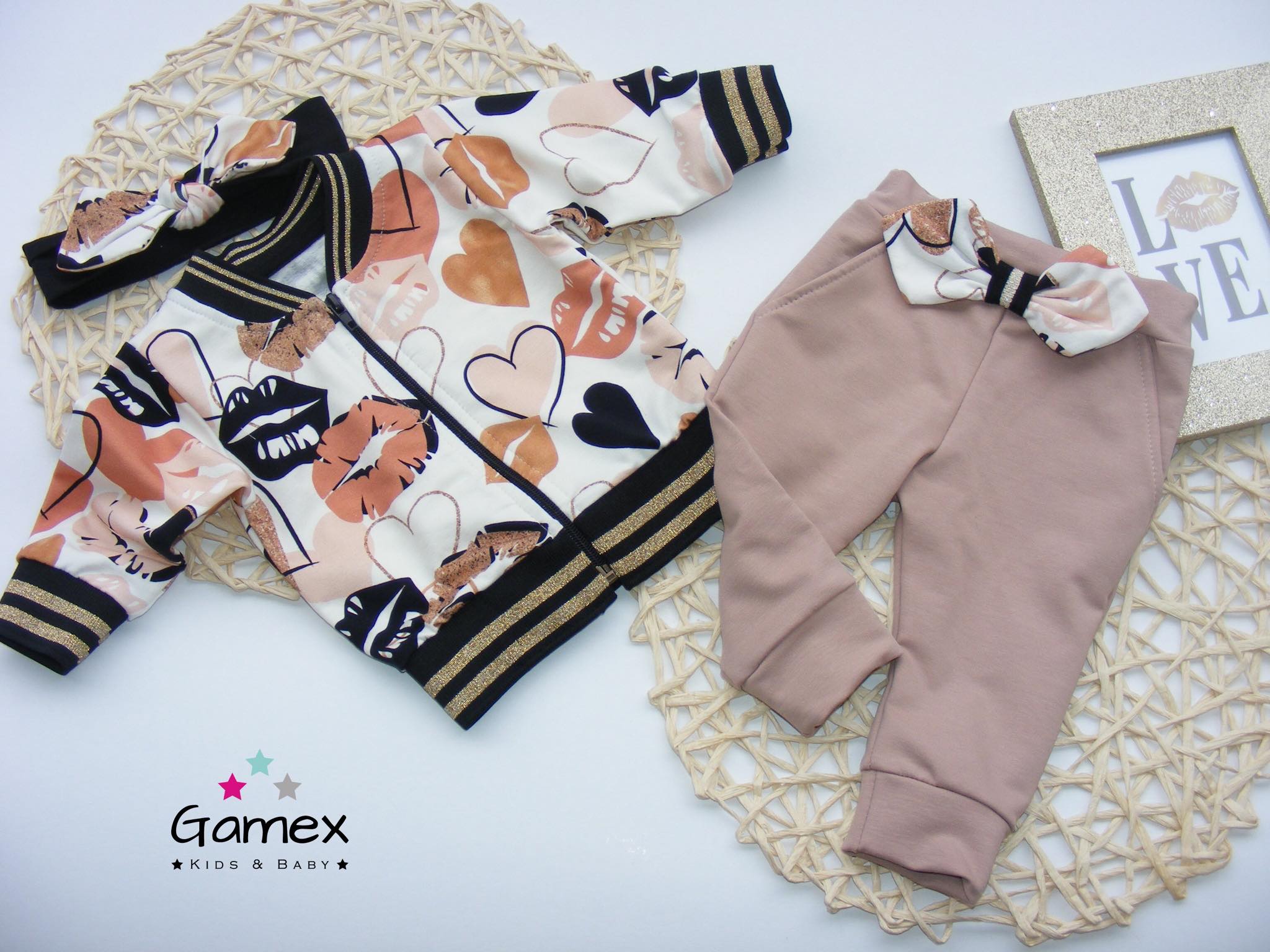 Dívčí souprava Kiss